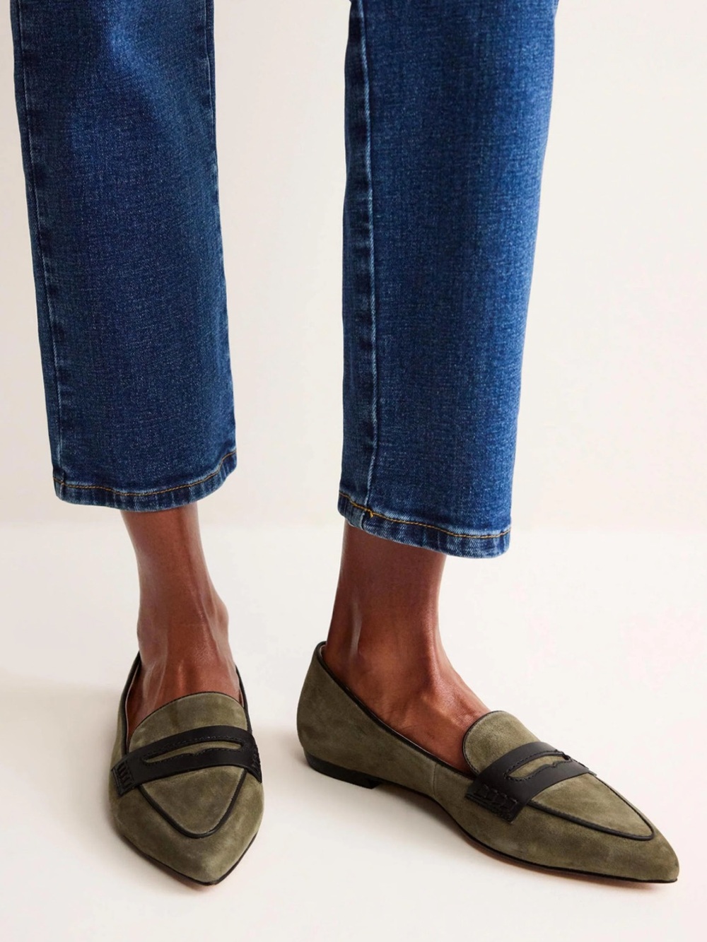 BODEN
Pointed Loafers Deep Olive Kid Suede Women